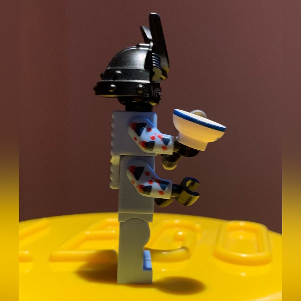 Lego Volcano Garmadon Minifigure - Picture 3 of 10